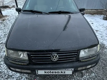 Volkswagen Passat 1994 года за 1 500 000 тг. в Актобе – фото 4