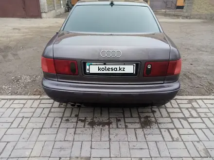 Audi A8 1995 года за 2 700 000 тг. в Астана – фото 11