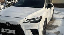 Lexus RX 350 2023 года за 38 000 000 тг. в Алматы – фото 2