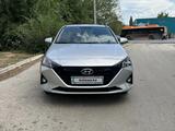Hyundai Accent 2022 года за 8 500 000 тг. в Актобе – фото 2