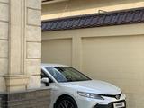 Toyota Camry 2022 годаfor23 000 000 тг. в Шымкент – фото 3