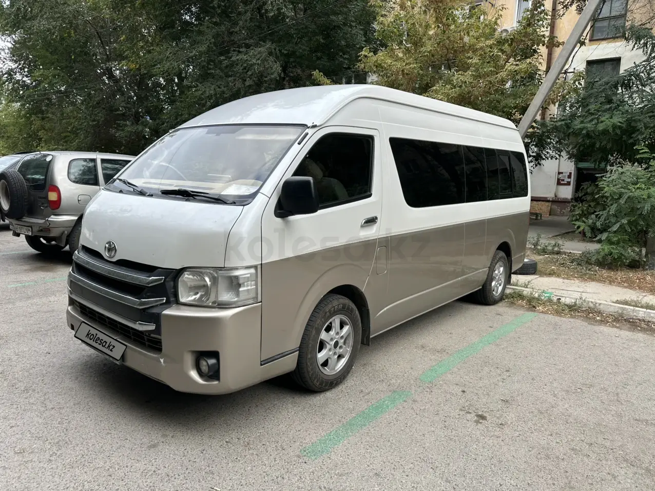 Toyota HiAce, 2012