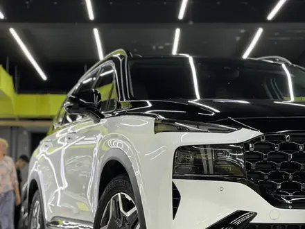 Hyundai Santa Fe 2022 года за 15 500 000 тг. в Караганда – фото 3