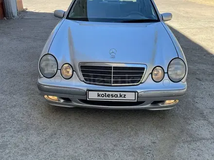 Mercedes-Benz E 240 1999 года за 3 900 000 тг. в Кызылорда – фото 2