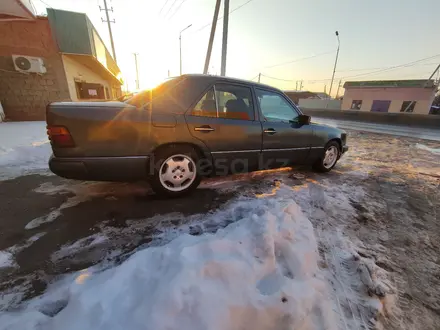 Mercedes-Benz E 230 1992 года за 1 300 000 тг. в Шымкент – фото 17