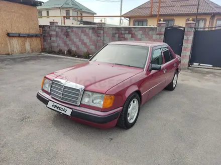 Mercedes-Benz E 230 1991 года за 1 550 000 тг. в Алматы