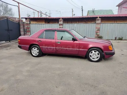 Mercedes-Benz E 230 1991 года за 1 550 000 тг. в Алматы – фото 11