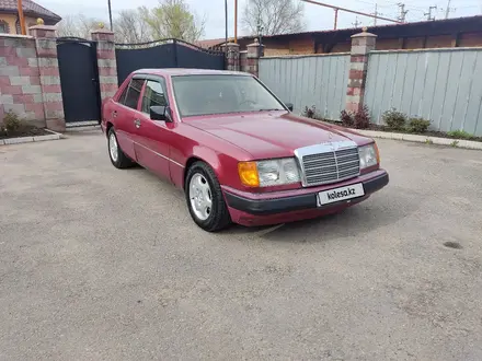 Mercedes-Benz E 230 1991 года за 1 550 000 тг. в Алматы – фото 4