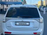 Mitsubishi Outlander 2014 годаүшін8 000 000 тг. в Шымкент – фото 3