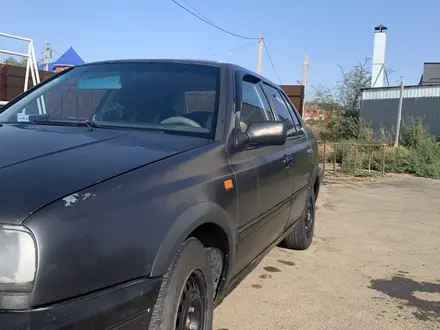 Volkswagen Vento 1994 года за 999 999 тг. в Уральск – фото 2