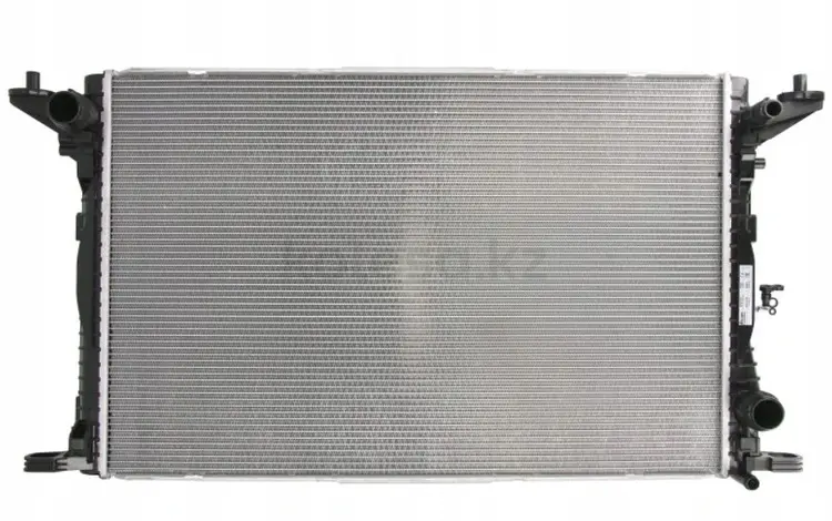 Радиатор охлаждения двигателя 8W0121251AB за 106 311 тг. в Алматы