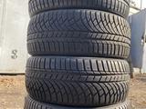Шины 215/50/17 комплект бу кумхо за 80 000 тг. в Алматы