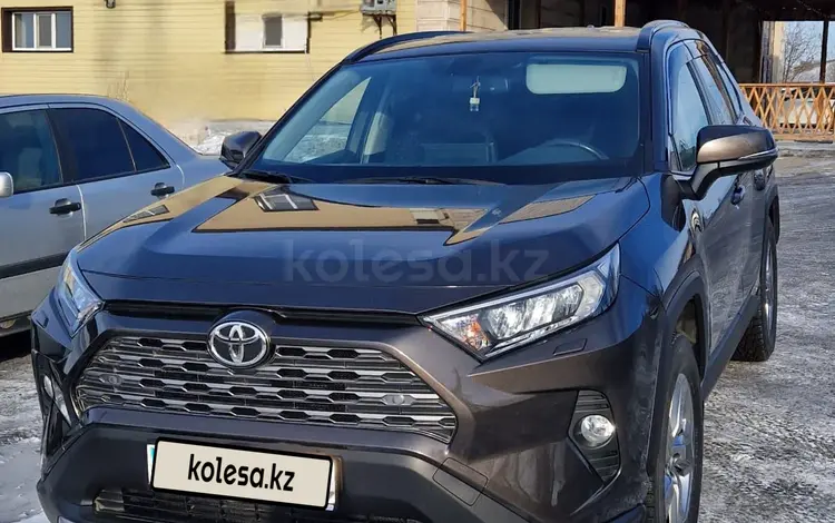 Toyota RAV4 2021 года за 16 000 000 тг. в Семей