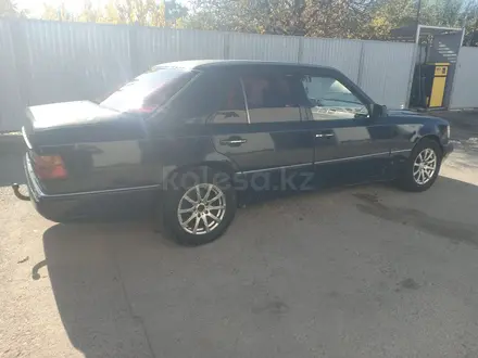 Mercedes-Benz E 230 1991 года за 1 200 000 тг. в Чунджа – фото 7