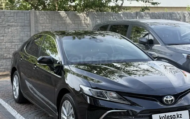 Toyota Camry 2023 года за 15 990 000 тг. в Тараз