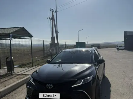 Toyota Camry 2023 года за 15 990 000 тг. в Тараз – фото 6
