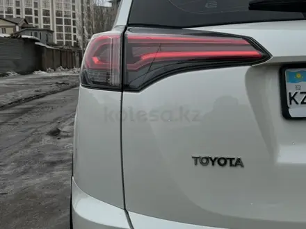 Toyota RAV4 2017 года за 11 500 000 тг. в Астана – фото 15