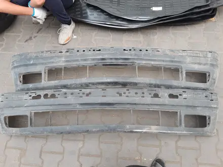 BMW E34 передний бампер за 13 000 тг. в Алматы – фото 3