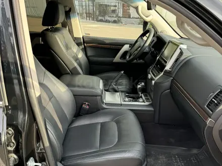 Toyota Land Cruiser 2017 года за 33 000 000 тг. в Алматы – фото 8