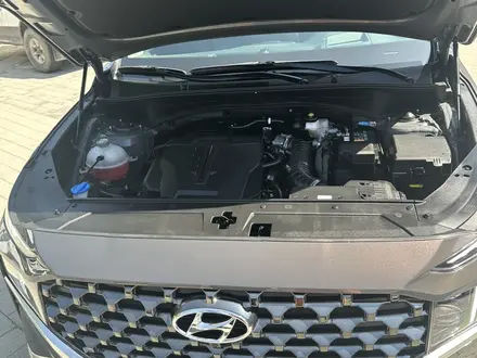 Hyundai Santa Fe 2022 года за 18 900 000 тг. в Усть-Каменогорск – фото 13