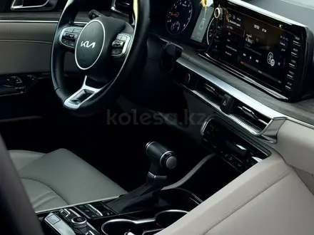 Kia K5 2022 года за 11 900 000 тг. в Астана – фото 16