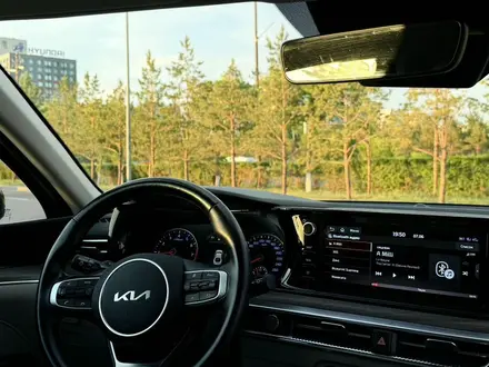 Kia K5 2022 года за 11 900 000 тг. в Астана – фото 18