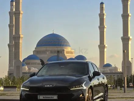 Kia K5 2022 года за 11 900 000 тг. в Астана