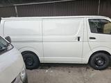 Toyota Hiace 2024 года за 19 800 000 тг. в Алматы – фото 2