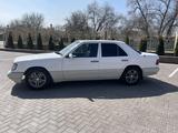Mercedes-Benz E 200 1995 года за 2 555 055 тг. в Алматы – фото 2