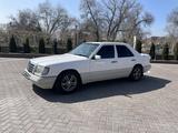 Mercedes-Benz E 200 1995 года за 2 555 055 тг. в Алматы