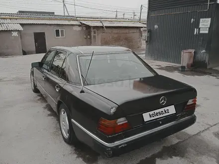 Mercedes-Benz E 230 1991 года за 1 100 000 тг. в Шымкент – фото 17