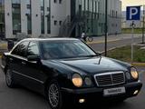 Mercedes-Benz E 230 1998 годаүшін2 350 000 тг. в Караганда