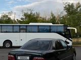 Mercedes-Benz E 230 1998 годаүшін2 350 000 тг. в Караганда – фото 4