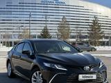 Toyota Camry 2023 года за 16 700 000 тг. в Астана