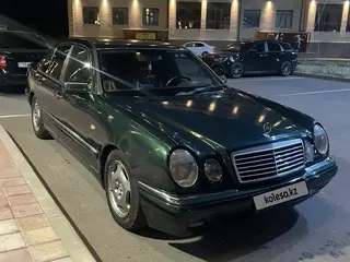 Mercedes-Benz E 320