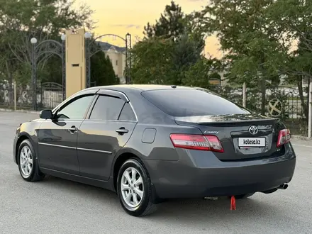 Toyota Camry 2011 года за 6 100 000 тг. в Жанаозен – фото 4