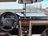 Mercedes-Benz E 230 1991 годаүшін2 100 000 тг. в Актобе – фото 5