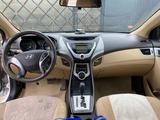 Hyundai Elantra 2014 годаfor3 400 000 тг. в Атырау – фото 4