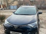 Toyota RAV4 2018 года за 12 600 000 тг. в Жезказган