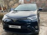 Toyota RAV4 2018 года за 12 600 000 тг. в Жезказган – фото 2