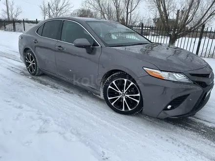 Toyota Camry 2021 года за 11 500 000 тг. в Астана