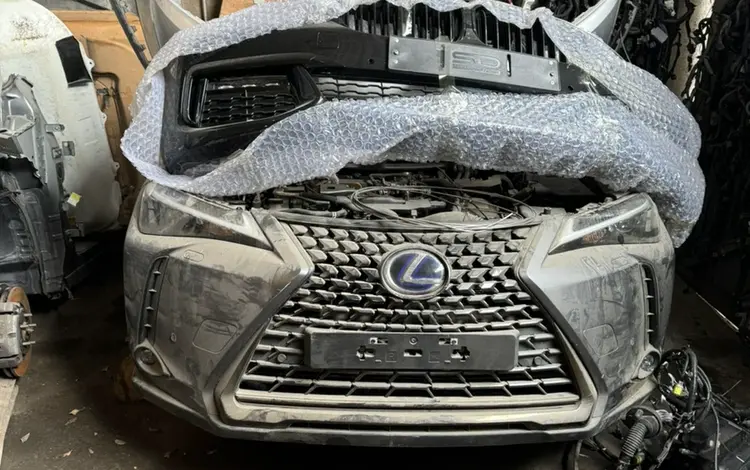 Передний бампер в сборе от Lexus UX за 1 000 тг. в Алматы