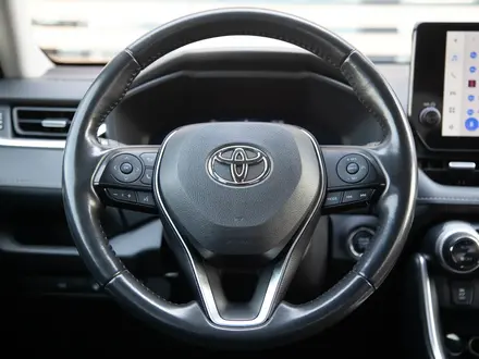 Toyota RAV4 2023 года за 17 900 000 тг. в Алматы – фото 13