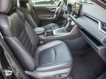 Toyota RAV4 2023 года за 17 900 000 тг. в Алматы – фото 15