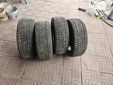 Липучка, 4 резины, Pirelli, 215*55*R17, отличное состояние за 160 000 тг. в Алматы