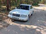 Mercedes-Benz C 180 1994 года за 1 800 000 тг. в Семей – фото 4