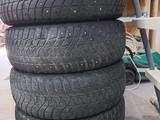 Комплект шин за 15 000 тг. в Уральск