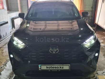 Toyota RAV4 2022 года за 16 000 000 тг. в Петропавловск