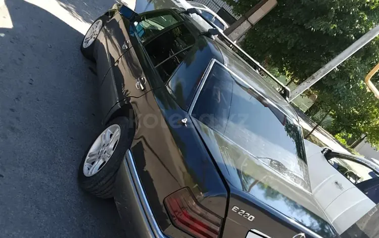 Mercedes-Benz E 220 1995 года за 1 100 000 тг. в Алматы