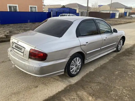 Hyundai Sonata 2005 года за 1 500 000 тг. в Атырау – фото 4